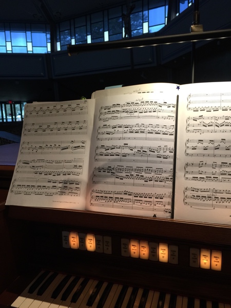 PIANO AND ORGAN PRACTICE IDEAS FOR THE HANDS